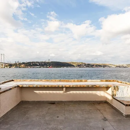 Luxurious Waterfront Mansion With Amazing Bosphorus View Villa